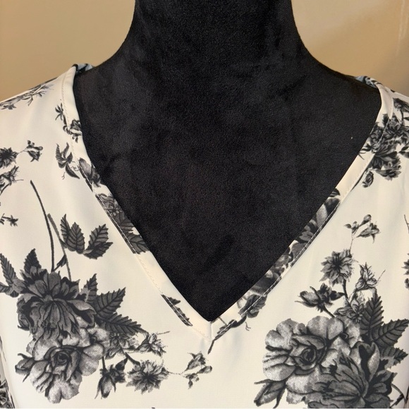 2/$30 JOUICA Women’s Floral V-Neck Tulip Sleeve Blouse Careerwear Size L - Picture 6 of 8